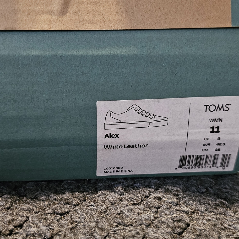 TOMS White Leather Sneakers Comfortable Casual Footwear